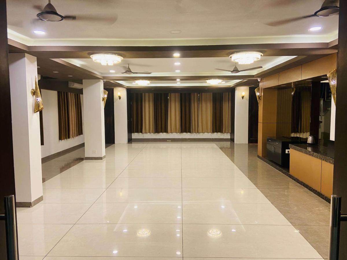 Hotel Signature Planet Indore Exterior foto
